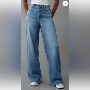 American Eagle Super High Rise Baggy Wide Leg Jeans | Size 10 Long | Light Wash